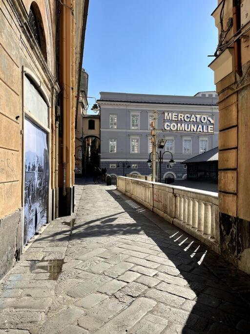 Overlooking The Porto Antico Of Appartamento *