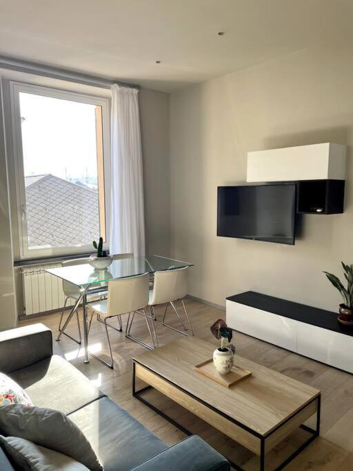 Overlooking The Porto Antico Of Appartement Genua